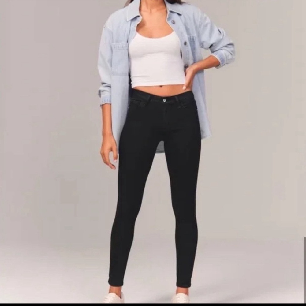Abercrombie and Fitch Mid Rise Super Skinny Jeans size 27